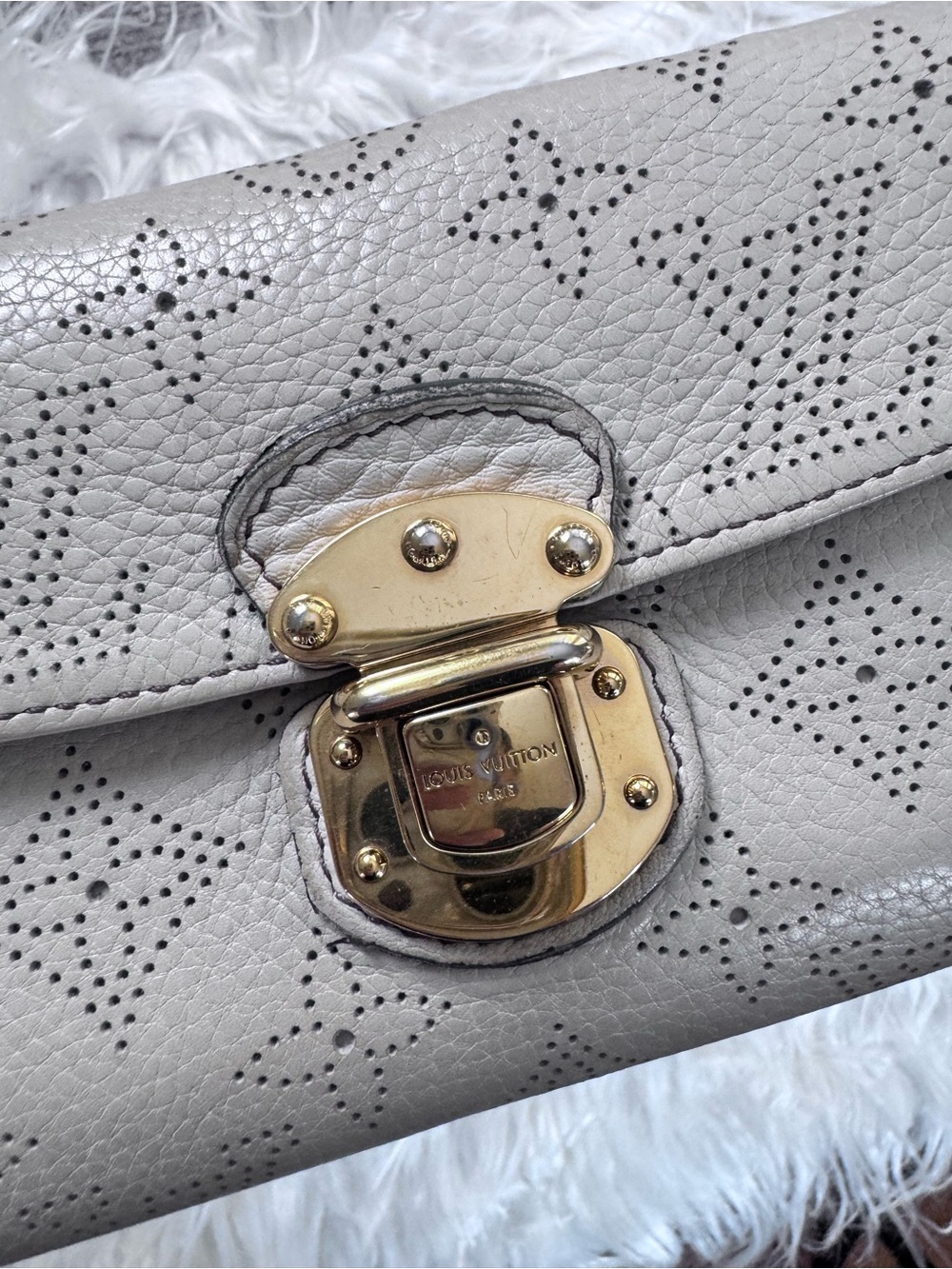Louis Vuitton Gris Monogram Mahina Leather Amelia Wallet HYZ3EY - Picture 2 of 9